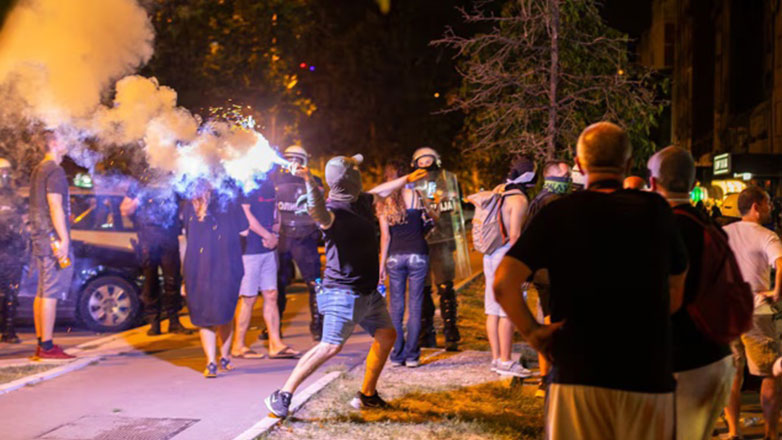 Σερβία: Επεισόδια σε αντικυβερνητικές διαδηλώσεις για 5η διαδοχική νύχτα