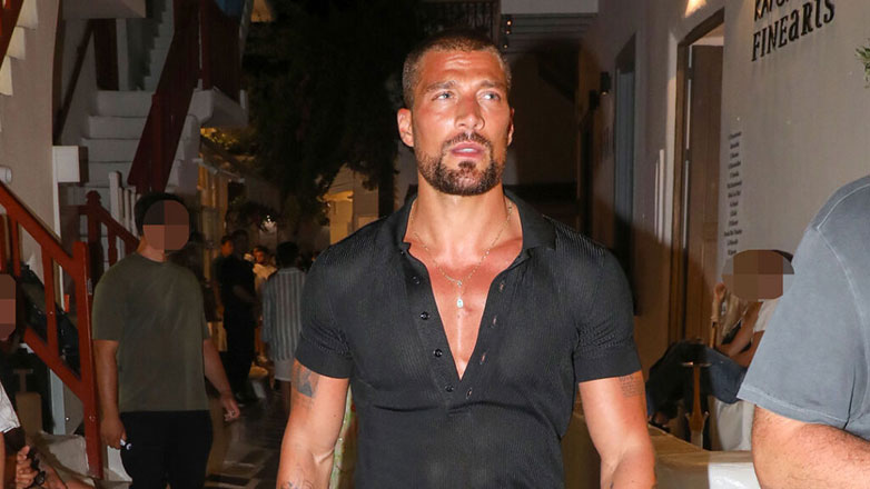 Simone Susinna: Ο κούκλος πρωταγωνιστής του «365 Days» αναστατώνει τον γυναικείο πληθυσμό στη Μύκονο!