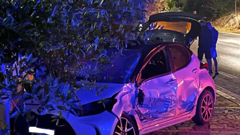 Χανιά: Σοβαρό τροχαίο στο Ακρωτήρι με τρεις τραυματίες