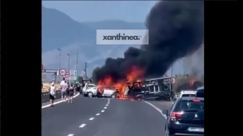 Τραγωδία στην Εγνατία: Τρεις άνθρωποι απανθρακώθηκαν σε καραμπόλα οχημάτων