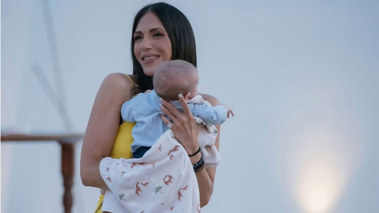 Ανθή Βούλγαρη: Βόλτα στην παραλία με τον πέντε μηνών γιο της – Η τρυφερή φωτογραφία που ανέβασε