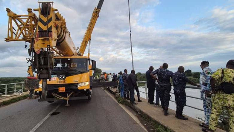 Μπενίν: Τουλάχιστον ένας νεκρός και 44 αγνοούμενοι μετά την πτώση λεωφορείου σε ποταμό