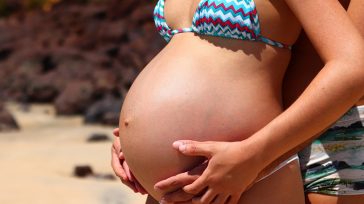 Ζέστη και ύπνος στην εγκυμοσύνη: Τι πρέπει να ξέρετε το τελευταίο τρίμηνο