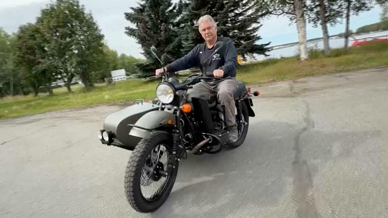 Ο Πούτιν αγόρασε νέα μοτοσικλέτα για κάτοικο της Αλάσκας που παραπονέθηκε για τις κυρώσεις