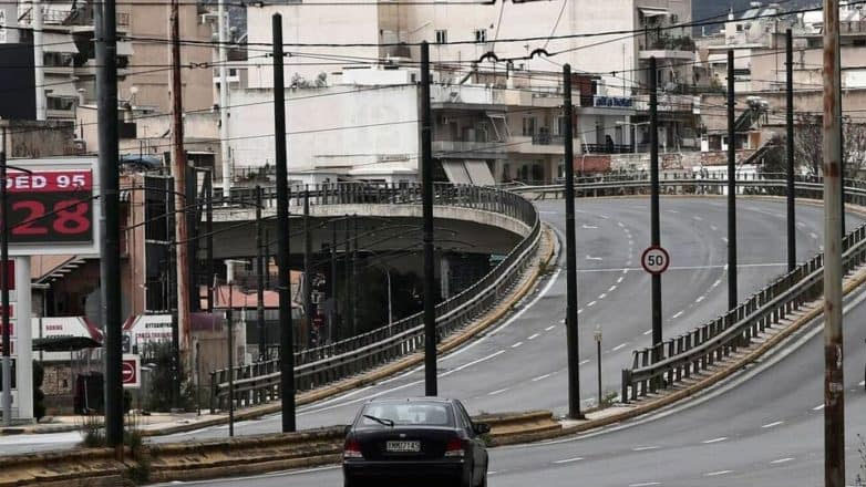 Νεκρός ο ένας αναβάτης μηχανής, που ενεπλάκη σε τροχαίο στην οδό Πέτρου Ράλλη