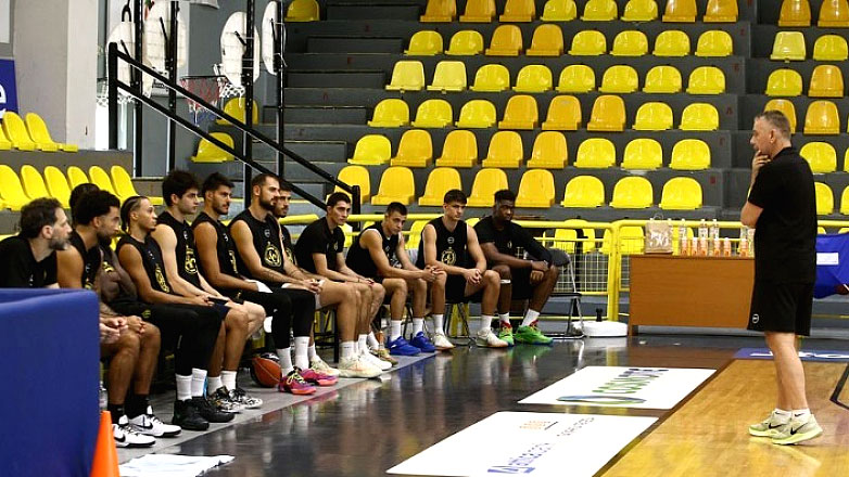 Μαρούσι: Χωρίς τους Ντάριλ Μέικον και Κάμερον Ρέινολντς η επίσημη «πρώτη»