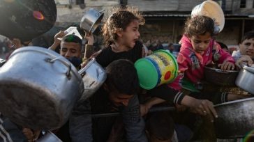 UNRWA: Τριπλασιάστηκαν τα υποσιτισμένα παιδιά στη Γάζα από τον Μάρτιο