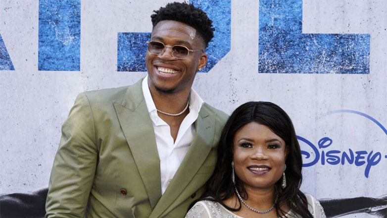 Βερόνικα Αντετοκούνμπο: «Έμαθα ότι διάλεξαν τον Γιάννη στο NBA από…» – Η σπάνια συνέντευξή της