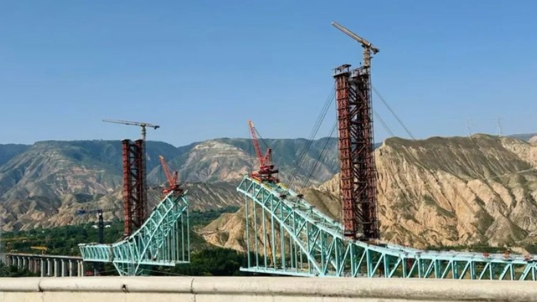 Καλώδιο έσπασε σε υπό ανέγερση γέφυρα στην Κίνα, σκοτώνοντας 7 εργαζόμενους Καλώδιο έσπασε σε υπό ανέγερση γέφυρα στην Κίνα, σκοτώνοντας 7 εργαζόμενους