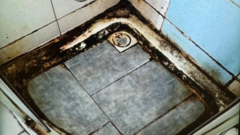 Εικόνες ντροπής από τις Στρατιωτικές Κατοικίες Κομοτηνής