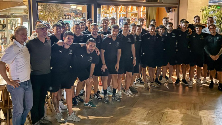 Μπούσης προς παίκτες: «Σε όλα τα χρόνια που βρίσκομαι εδώ, πιστεύω ότι εσείς είστε η πιο δυνατή ομάδα που είχαμε ποτέ»