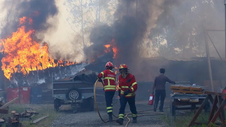 Πορτογαλία: Μεγάλες πυρκαγιές κατακαίουν τη χώρα