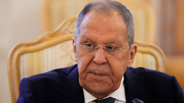 Λαβρόφ: «Ο Πούτιν είναι έτοιμος να συναντήσει τον Ζελένσκι»