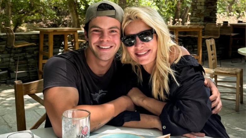 Άγγελος Λάτσιος: Οι νέες φωτογραφίες που ανέβασε από τις διακοπές του – Το σχόλιο από την Ελένη Μενεγάκη