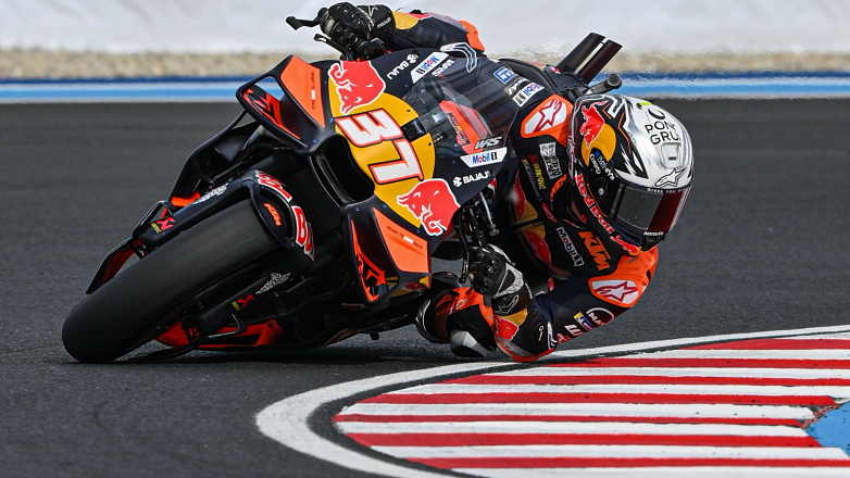 Ο Acosta μπροστά από τον Marquez στις Δοκιμές του MotoGP™ στην Balaton Park