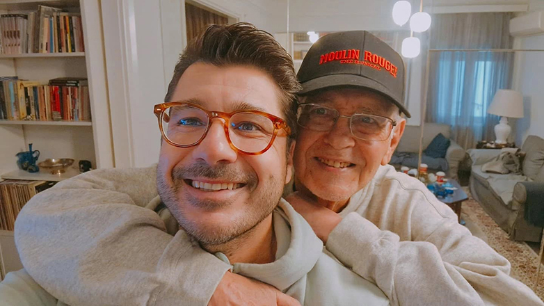 Λάμπρος Κωνσταντάρας: «Ο παππούς μου και ο πατέρας μου είναι πάλι μαζί»