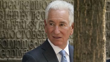 Γαλλία: Ο πρέσβης των ΗΠΑ καταγγέλει την «έκρηξη του αντισημιτισμού» και την αδράνεια της κυβέρνησης Μακρόν