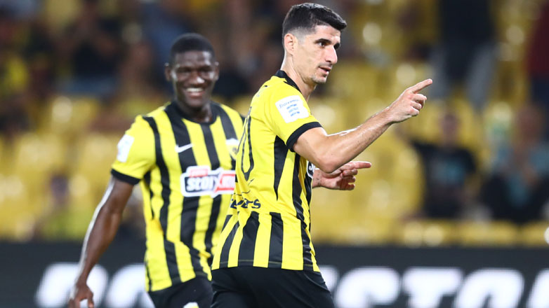 Με το… δεξί στη Super League η ΑΕΚ, 2-0 τον Πανσερραϊκό