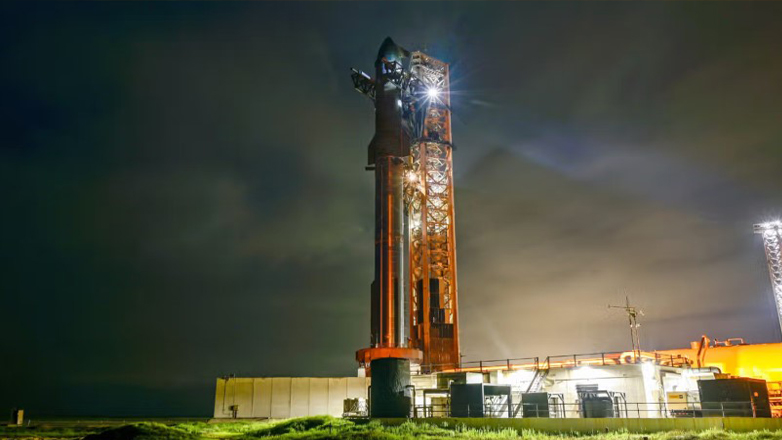 Το ισχυρότερο σύστημα πυραύλων που έχει κατασκευαστεί ποτέ σχεδιάζει να εκτοξεύσει απόψε η SpaceX