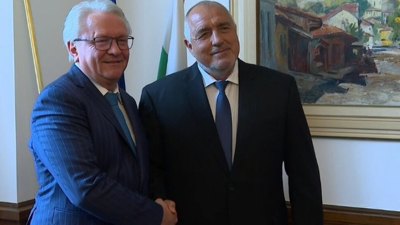 Κοινοπραξία από Γερμανία και Βουλγαρία για παραγωγή πυρίτιδας και βλημάτων πυροβολικού του ΝΑΤΟ