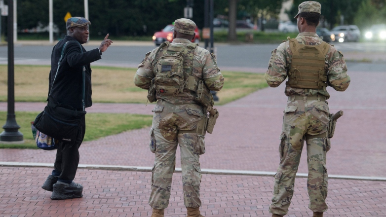 Με όπλα στους δρόμους της Ουάσιγκτον η Εθνοφρουρά Με όπλα στους δρόμους της Ουάσιγκτον η Εθνοφρουρά