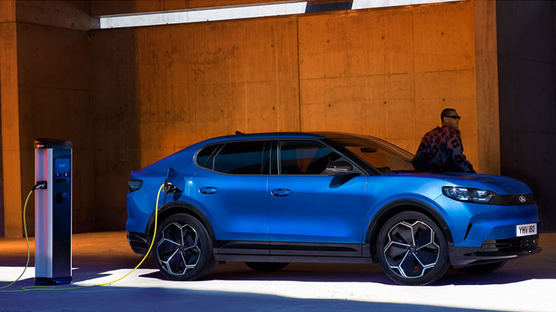 Ford Capri: Το εντυπωσιακά άνετο και ευρύχωρο EV που διανύει 627χλμ. με μία φόρτιση