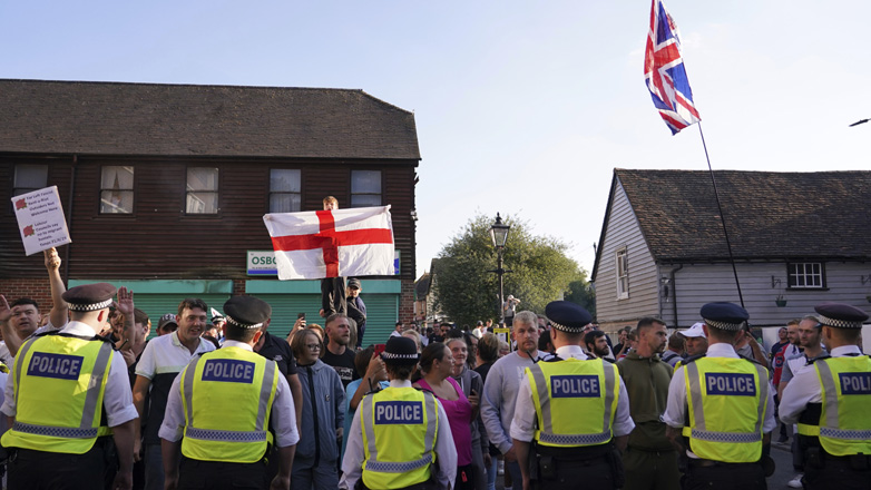 Βρετανία: Η κυβέρνηση υπόσχεται να επιταχύνει τη διαδικασία εξέτασης των αιτημάτων ασύλου