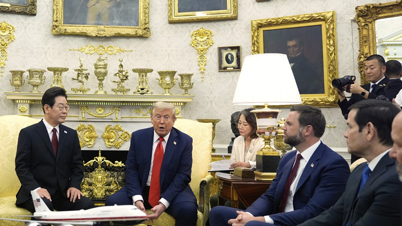 Ο Τραμπ προτείνει να γίνουν οι ΗΠΑ ιδιοκτήτες του εδάφους όπου βρίσκονται οι στρατιωτικές τους βάσεις στη Νότια Κορέα