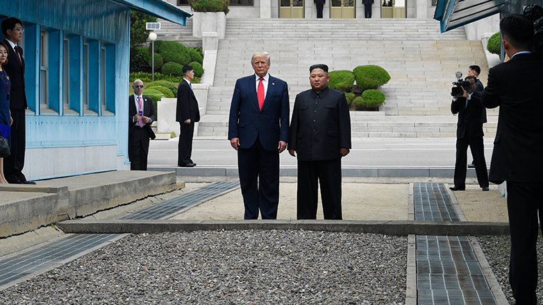 ΗΠΑ: Ο Ντόναλντ Τραμπ είπε ότι θα συναντηθεί με τον Κιμ Γιονγκ Ουν «κάποια στιγμή»