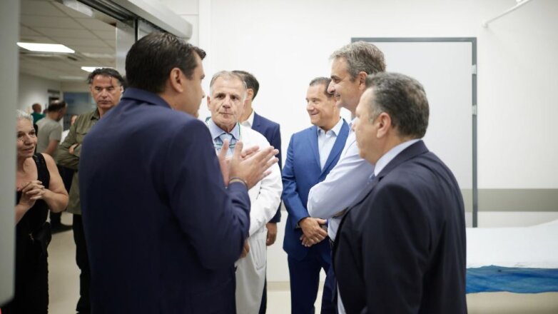 Επίσκεψη Μητσοτάκη στο Ιπποκράτειο – Ξεναγήθηκε στο ανακαινισμένο ΤΕΠ