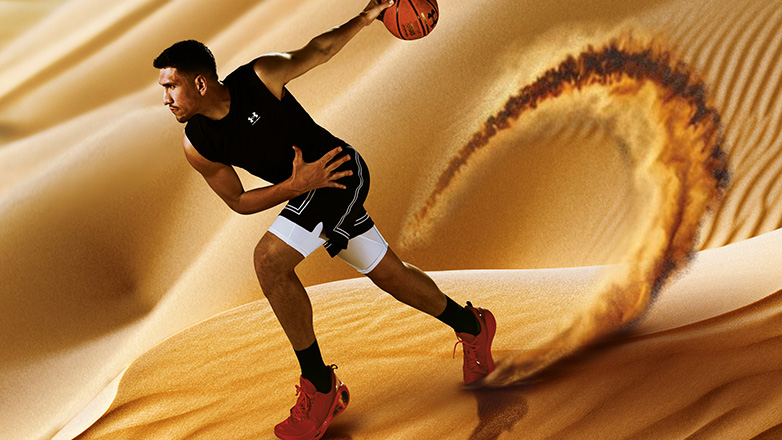 Από την άμμο στο παρκέ: Ο Γιαννούλης Λαρεντζάκης φωτογραφίζεται φέρνοντας πίσω την πρώτη έκδοση HeatGear® – Baselayer της Under Armour