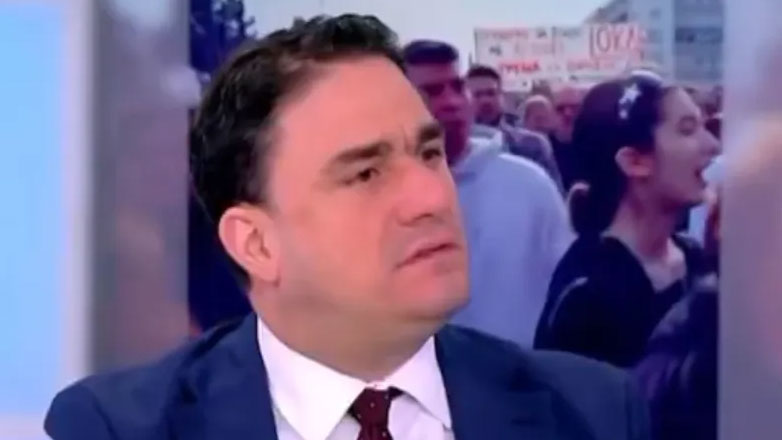 Τσουκαλάς: Έχετε αφαιμάξει φορολογικά τη μεσαία τάξη