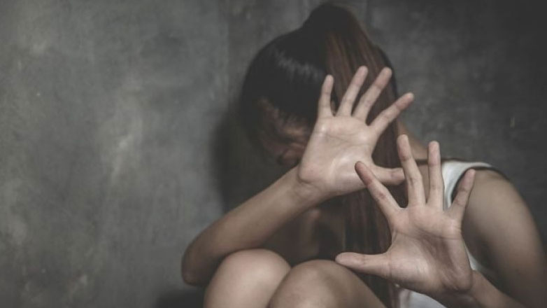 Πάτρα: Συνελήφθη 17χρονος γιατί γρονθοκόπησε 15χρονη