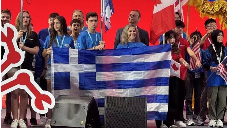 Η Ελλάδα εντυπωσίασε στο Διεθνές Πρωτάθλημα RoboRAVE στο Πεκίνο Η Ελλάδα εντυπωσίασε στο Διεθνές Πρωτάθλημα RoboRAVE στο Πεκίνο