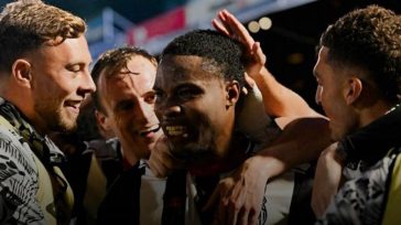 Μέγα… κάζο για την Γιουνάιτεντ, αποκλείστηκε στα πέναλτι από την Γκρίμσμπι