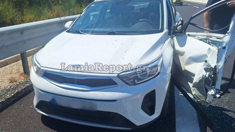 Φθιώτιδα: Άνοιξε την πόρτα να κατέβει μετά από τροχαίο και τον χτύπησε φορτηγό!