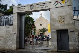 Γάζα: Ορθόδοξοι και καθολικοί ιερείς αρνούνται να εγκαταλείψουν τους αμάχους παρά τις εντολές του Ισραήλ