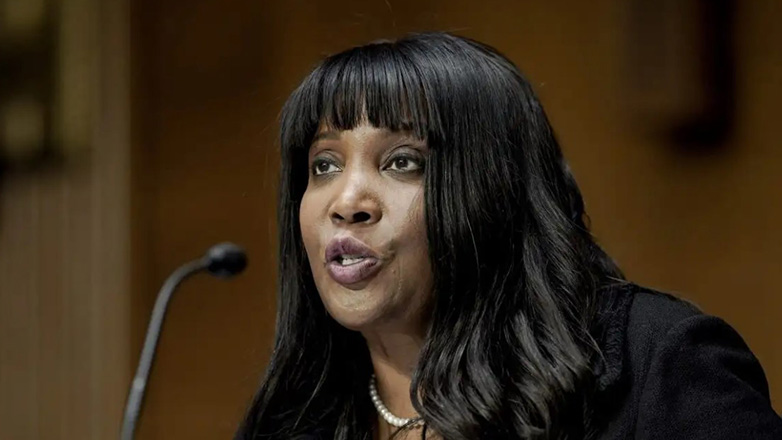 ΗΠΑ: Η κυβερνήτρια της Fed Λίζα Κουκ μήνυσε τον πρόεδρο Τραμπ αμφισβητώντας το δικαίωμά του να την απολύσει