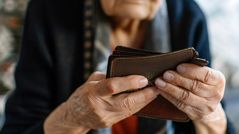 Λαμία: Στη φυλακή 34χρονος για κλοπή πορτοφολιού από ηλικιωμένη