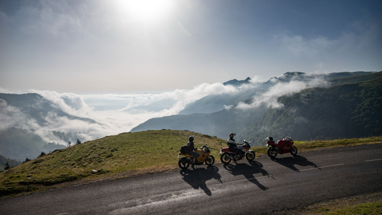 Στα Πυρηναία, το πνεύμα του μοτοσυκλετιστή στο απόλυτό του