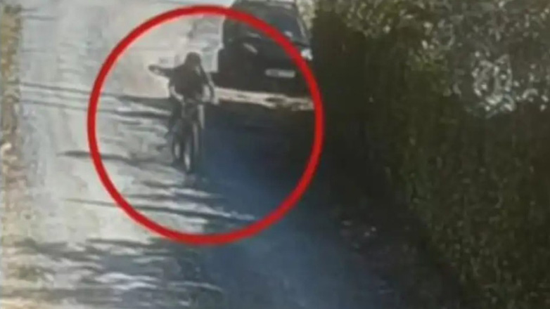 Βίντεο δείχνει τον 62χρονο να εγκαταλείπει εστία φωτιάς στην Παιανία