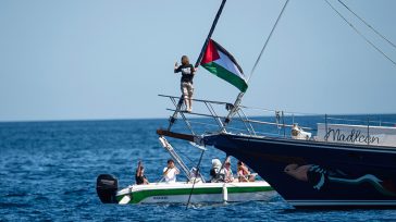 Ξεκινάει το ταξίδι του ο στολίσκος πλοίων που θέλει να σπάσει τον ισραηλινό αποκλεισμό της Γάζας