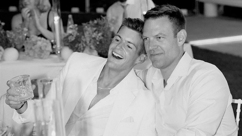 Στέφανος Κασσελάκης – Tyler McBeth: Επέτειος γάμου για το ζευγάρι – Φωτογραφίες από τον γάμο τους