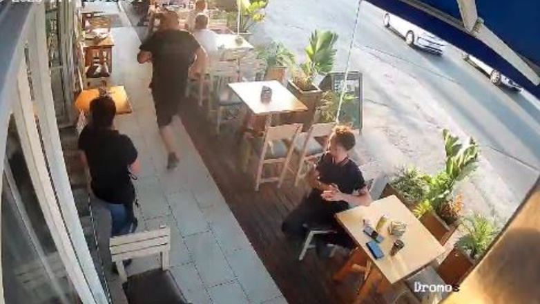 Χανιά: Εργαζόμενος σε ψησταριά έσωσε πελάτη από πνιγμό