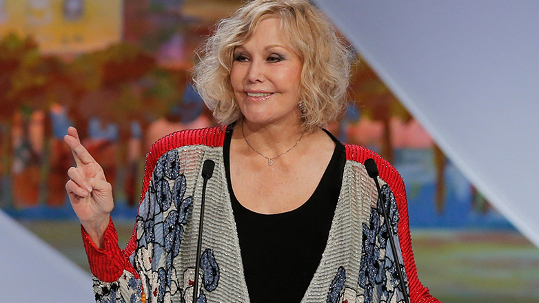 Η Κιμ Νόβακ αντιδρά στον τίτλο της ταινίας «Scandalous» για τη ζωή της – «Γυρίστηκε για «σεξουαλικούς λόγους»