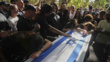 Ισραήλ: Κηδεύτηκαν δύο όμηροι της Χαμάς που είχαν εντοπιστεί νεκροί στη Γάζα