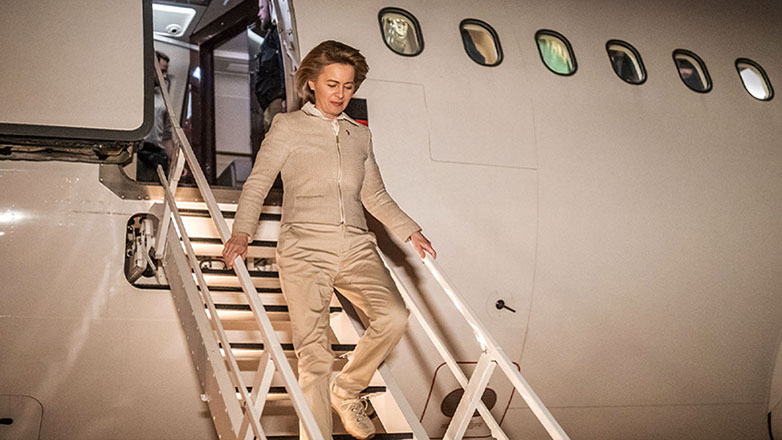 Το  FlightRadar24 διαψεύδει ότι παρενοχλήθηκε το αεροπλάνο της Φον ντερ Λάιεν