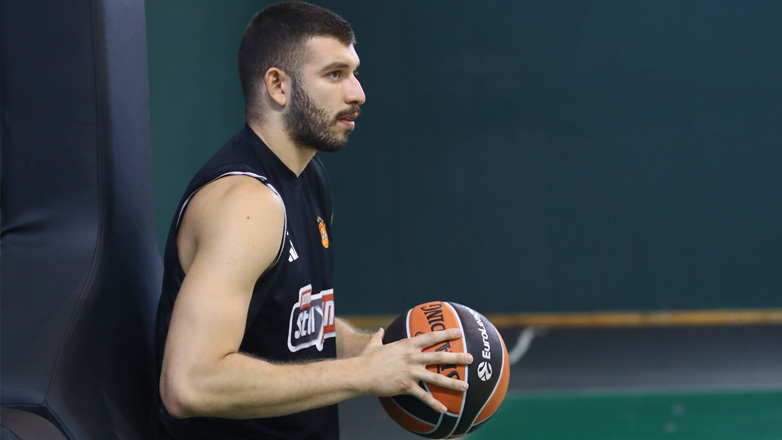 Ρογκαβόπουλος: «Περήφανος που βρίσκομαι εδώ»