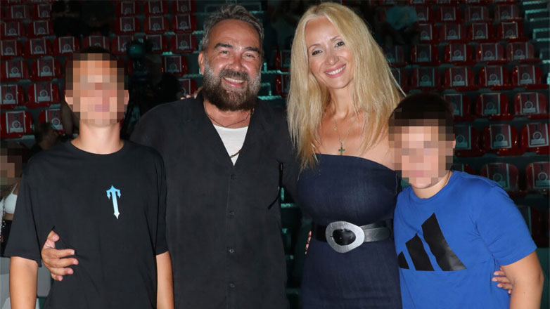 Γρηγόρης Γκουντάρας – Ναταλί Κάκκαβα: Σπάνια δημόσια εμφάνιση μαζί με τα παιδιά τους – Που βρέθηκαν