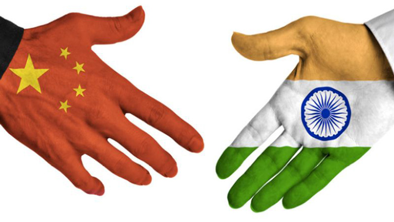 Κάτω από την πίεση των δασμών του Τραμπ, Κίνα και Ινδία επιδιώκουν μια επανεκκίνηση των σχέσεων τους